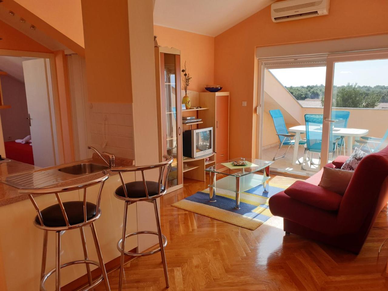Apartment Valamar Novalja Exteriör bild