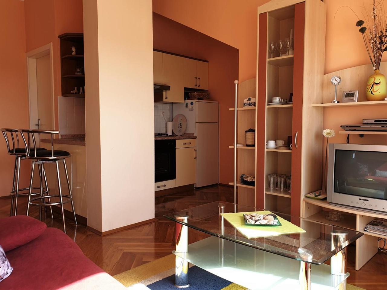 Apartment Valamar Novalja Exteriör bild