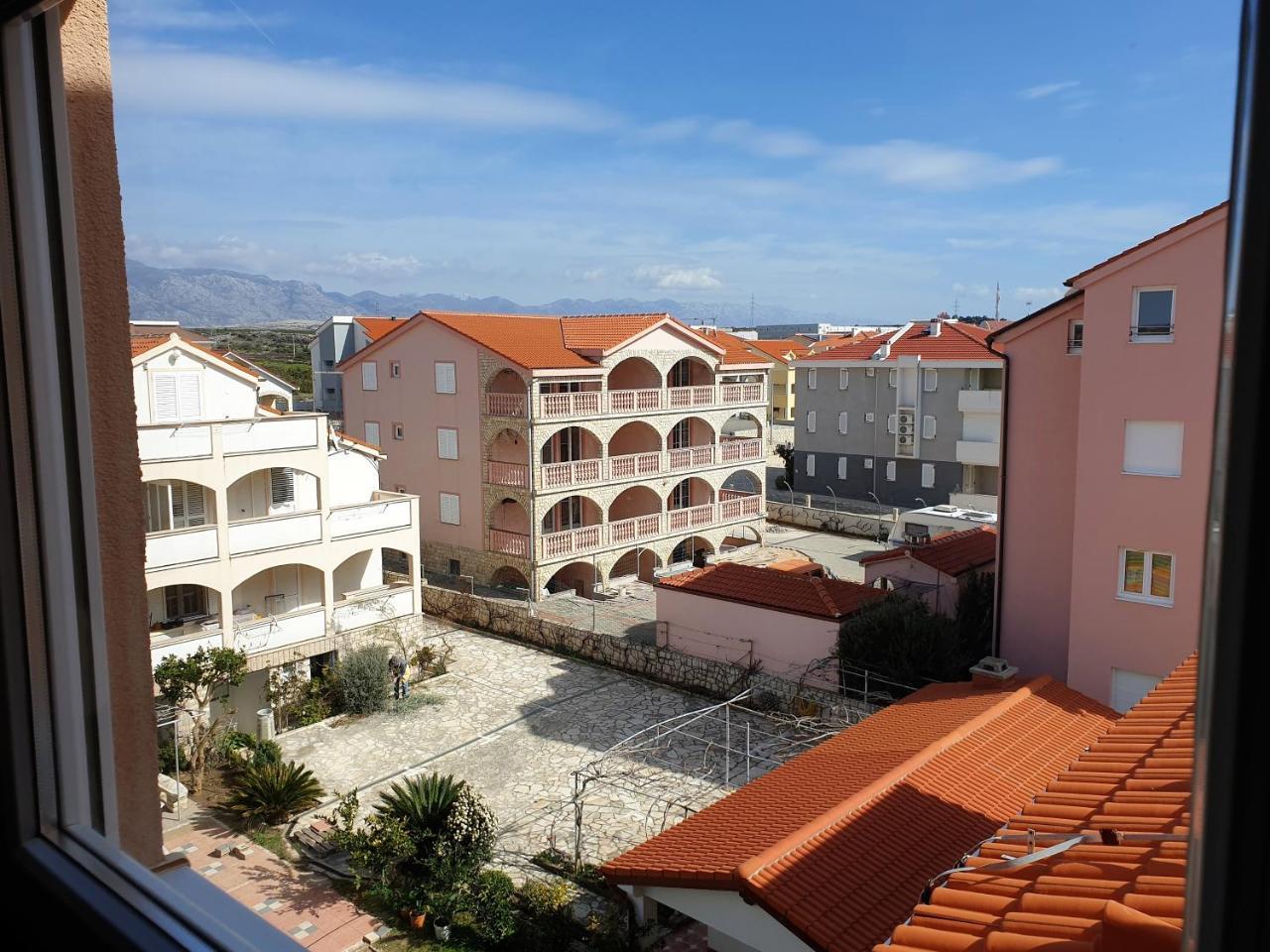 Apartment Valamar Novalja Exteriör bild